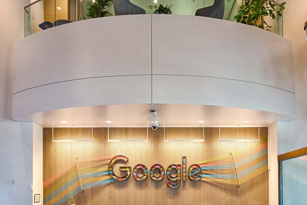 Google - Alza 1900 F1