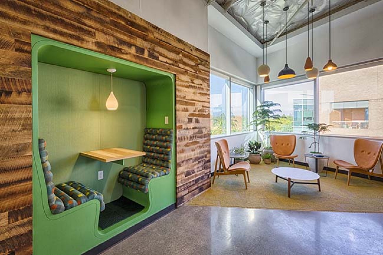 Google - Alza 1900 F4